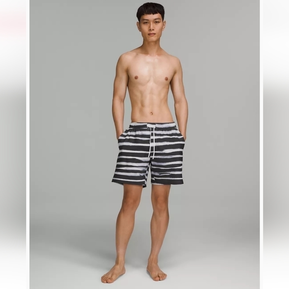 Lululemon Pool Short 7" Watercolour Stripe Vapor Graphite Grey Size M..